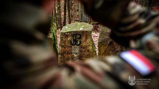 10. Świętokrzyska Brygada porządkowała mogiły żołnierzy AK i partyzantów