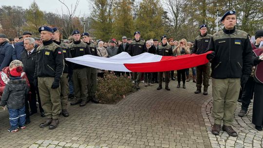 107. rocznica Niepodległości w Ostrowcu: msza, pochód, występy młodzieży i Ostrowieckie Biegi Niepodległości