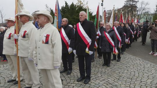 Relacja  z miejskich obchodów 107. rocznica odzyskania przez Polskę niepodległości
