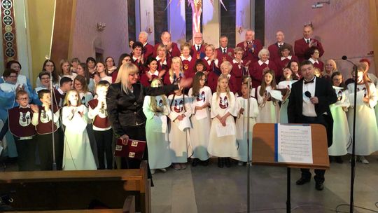 11 chórów z diecezji sandomierskiej zaśpiewało na chwałę Panu