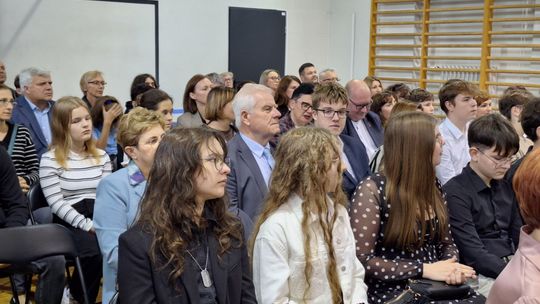 23 uczniów z Ostrowca otrzymało Stypendia Prezydenta Miasta