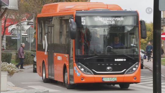 Autobusem MZK dojedziemy na cmentarze