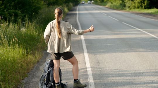 Bezpieczna, ale pełna wrażeń podróż autostopem po Europie - jak ją zorganizować?
