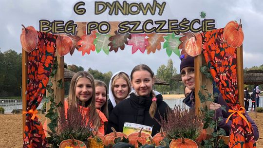 Bieg Dyniowy po Szczęście: sport, zabawa i wsparcie dla uczniów ZSS