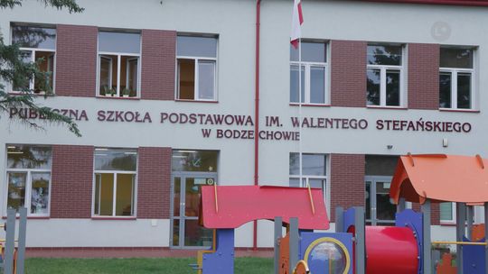 BODZECHÓW: Ubywa uczniów w szkołach. Konieczne będą analizy