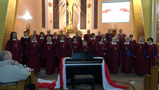 Cantate Domino zaśpiewał pieśni patriotyczne w Sanktuarium NMP Saletyńskiej