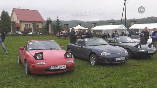 Ci wspaniali kierowcy w swoich pięknych maszynach 