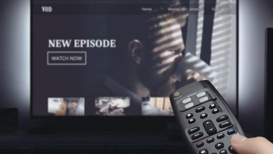 Ciekawe filmy warte uwagi - gdzie znaleźć propozycje na wieczorny seans?