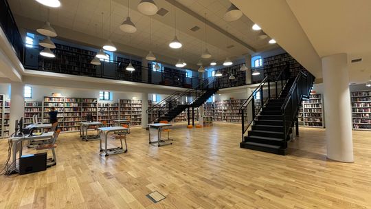 Czytelnicy mogą odwiedzać Miejską Bibliotekę Publiczną 