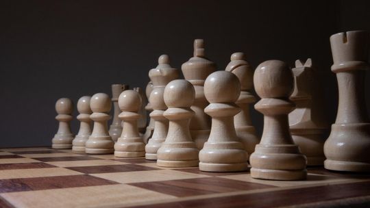 Dlaczego warto grać w szachy i warcaby?