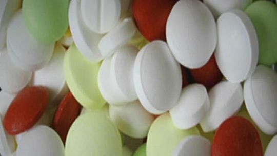 Dopalacze wciąż zagrażają. Jak z nimi walczyć?