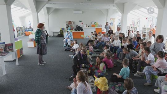 Dorota Gellner spotkała się z dziećmi w ostrowieckiej bibliotece
