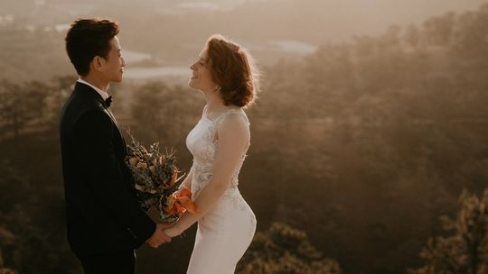 Doskonała kreacja na ślub, czyli koronka w akcji