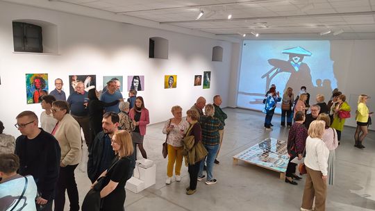 Dwie wystawy i koncert ŁOTRÓW. Wyjątkowy wieczór w Ostrowcu Świętokrzyskim