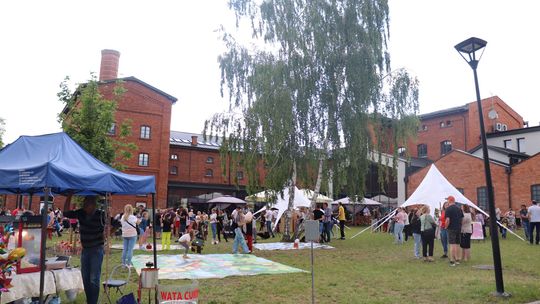 Dzień Dziecka na dziedzińcu OBK