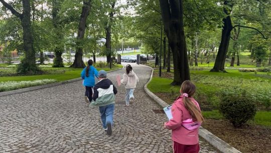 Dzień Dziecka w Pałacu Wielopolskich. Turniejowa gra terenowa i rodzinne emocje