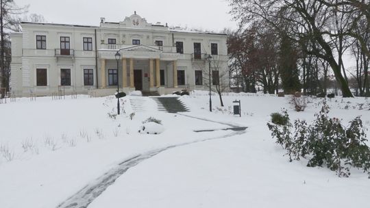 Ferie w Pałacu Wielopolskich. Zimowy spacer i zabawy dla dzieci Ferie w Pałacu Wielopolskich. Zimowy spacer i zabawy dla dzieci