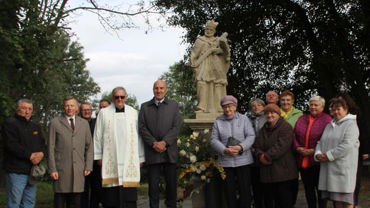 Gmina Opatów wyróżniona za wzorową konserwację zabytkowej figury w Oficjałowie