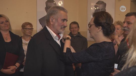 Gustaw Hadyna - ćmielowski rzeźbiarz odznaczony medalem Gloria Artis 