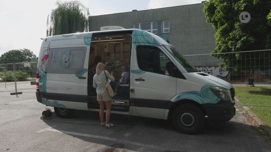 Harmonogram dentobusu na listopad 2025: gdzie będą przyjmowane dzieci?