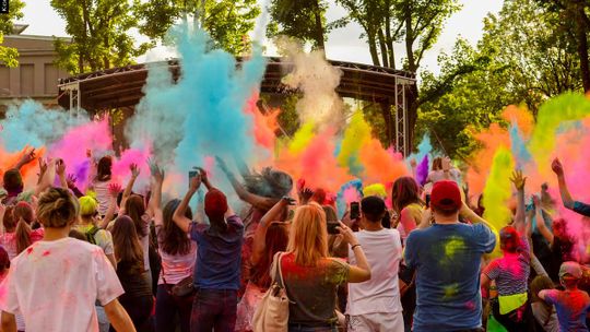  Holi Festival - Święto Kolorów
