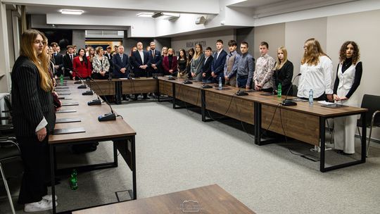 II kadencja Młodzieżowej Rady Miasta została oficjalnie zainaugurowana II kadencja Młodzieżowej Rady Miasta została oficjalnie zainaugurowana