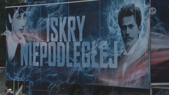 "Iskry Niepodległej" na dziedzińcu OBK