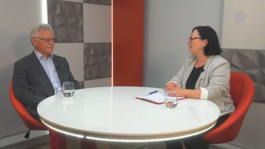 J. Nowak: Młodzież powinna uczyć się patriotyzmu w domu i w szkole