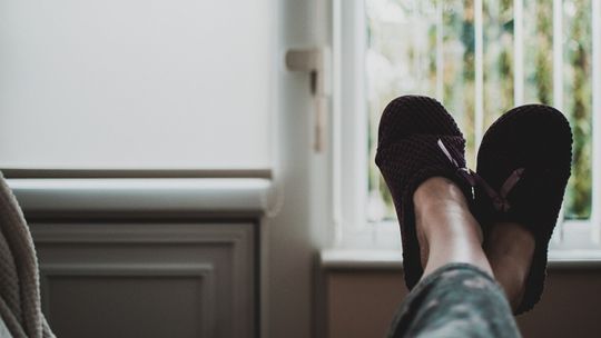 Jak oczyścić powietrze w mieszkaniu?