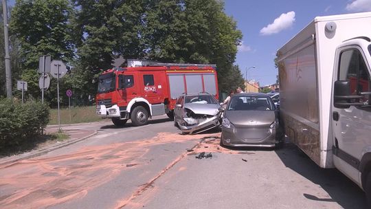 Kolizja drogowa na skrzyżowaniu ul. Szerokiej i Iłżeckiej!