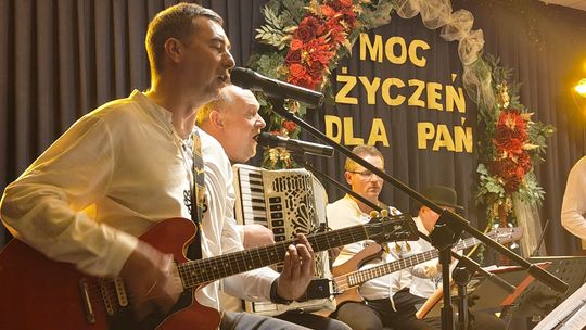 Koncert w Sadowiu: Fox Folk i Szybkie Chłopy świętowały z paniami