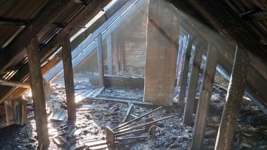 KUNÓW: Pożar budynków w miejscowości Kurzacze 