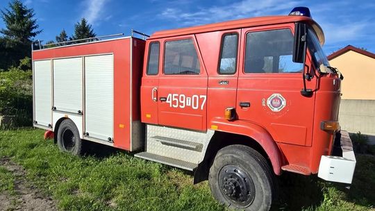 KUNÓW | Strażacy z Nietuliska Dużego zyskają nowe mundury dzięki sprzedaży STAR-a