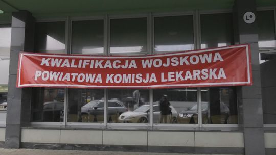 Kwalifikacja wojskowa 2026: kto musi się stawić i co zabrać