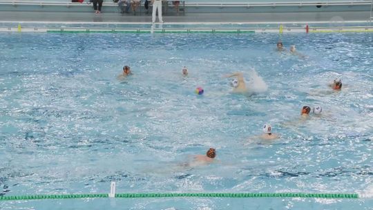 Lekcja dla młodych waterpolistów