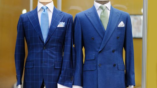 Manekiny sklepowe – aranżacja witryn sklepowych