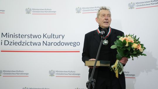 Marek Cecuła z Medalem Gloria Artis