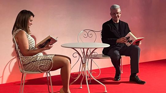 Maria Czubaszek w spektaklu „…myślę sobie: Serio?” w Ostrowieckim Browarze Kultury