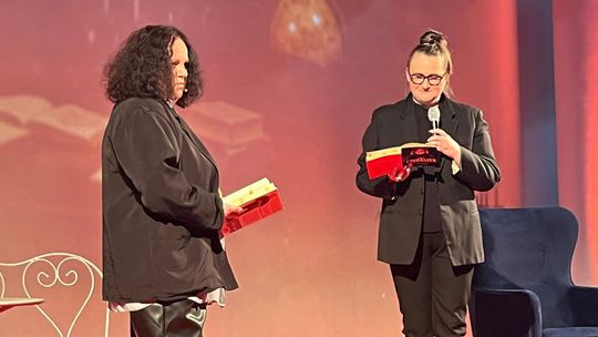 Maria Czubaszek w spektaklu „…myślę sobie: Serio?” w Ostrowieckim Browarze Kultury