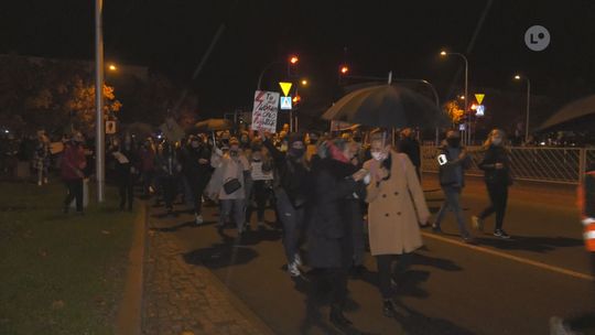 Marsz w obronie kobiet przeszedł ulicami Ostrowca