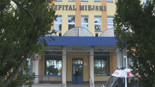 Martwy mężczyzna znaleziony przed budynkiem szpitala