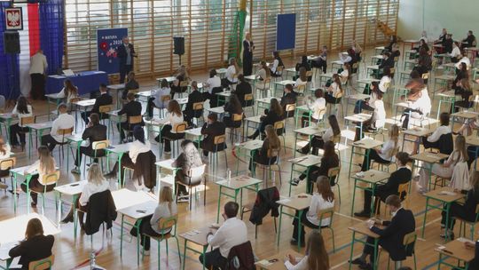 Matura wystartowała. Sprawdziliśmy pierwszy dzień egzaminów w LO nr 1 w Ostrowcu Świętokrzyskim