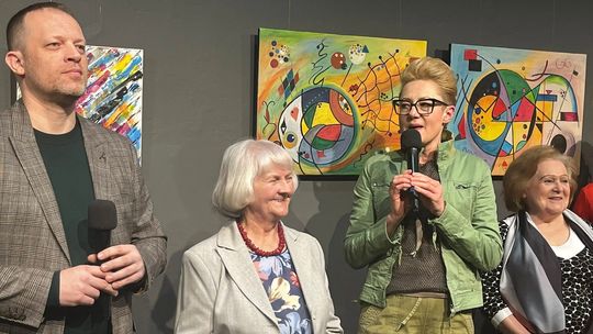 Miejski pejzaż i abstrakcje. Wystawa w Galerii  4 WYMIAR