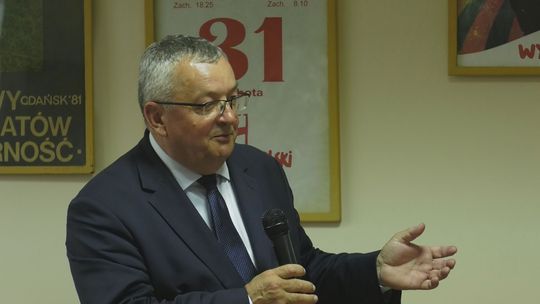 Minister Adamczyk na spotkaniu z działaczami PiS