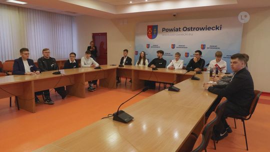 Młodzieżowa Rada Powiatu Ostrowieckiego wybrała składy komisji