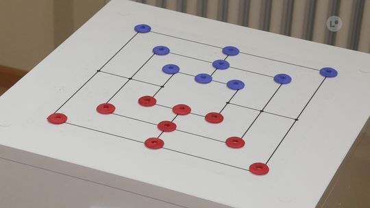 Młynek - jedna z najstarszych gier planszowych