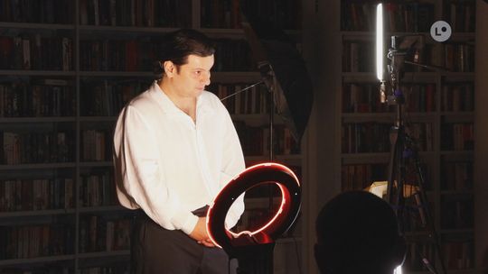 Monodram „Marzyciel” Daniela Salmana poruszył publiczność w bibliotece