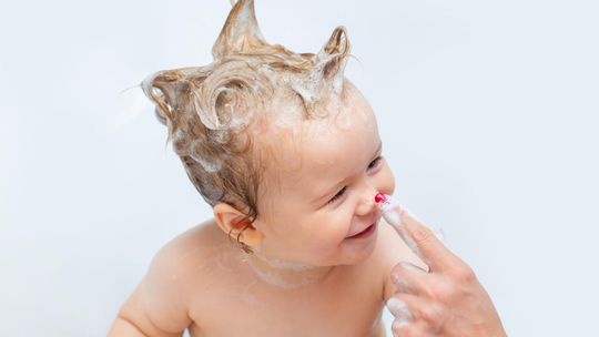 Najlepsze szampony dla dzieci na rynku: Przejrzyj ranking i wybierz bezpieczny produkt