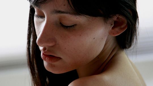 Niezbędnik pielęgnacyjny – jakie kosmetyki do twarzy są najważniejsze?