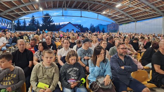 OPATÓW | Tłumy na Jarmarku Opatowskim. Były stoiska, rękodzieło i zabytkowe auta